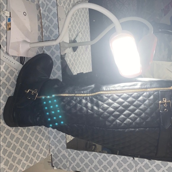Winter boots - Picture 1 of 2